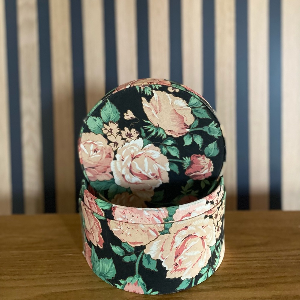 Vintage Floral Round Storage Box in Black and Pink